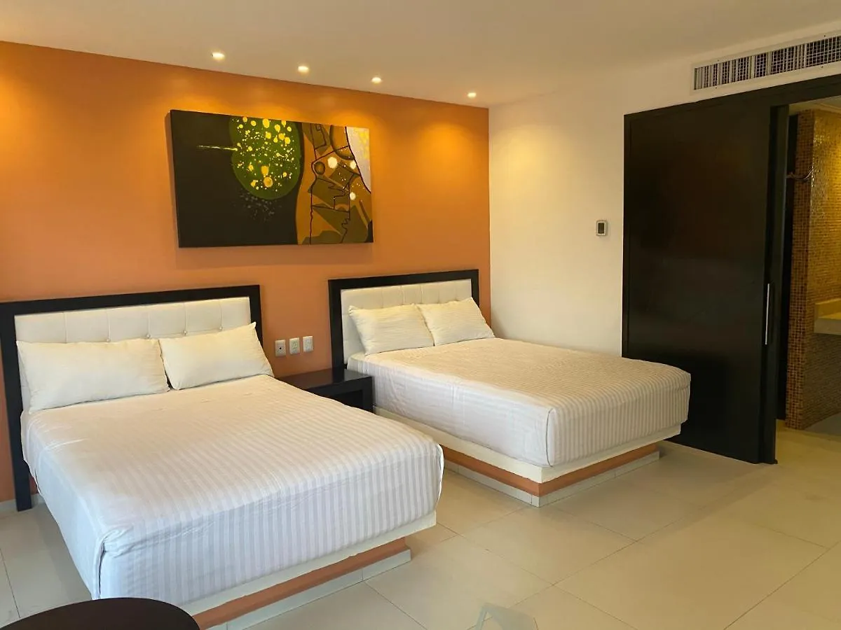 פלאייה דל כרמן Cache Hostel & Hotel (Adults Only) 3*, פלאייה דל כרמן